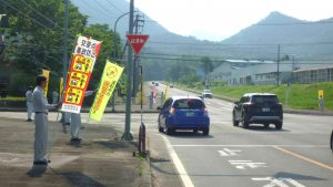 交通安全立哨活動の様子